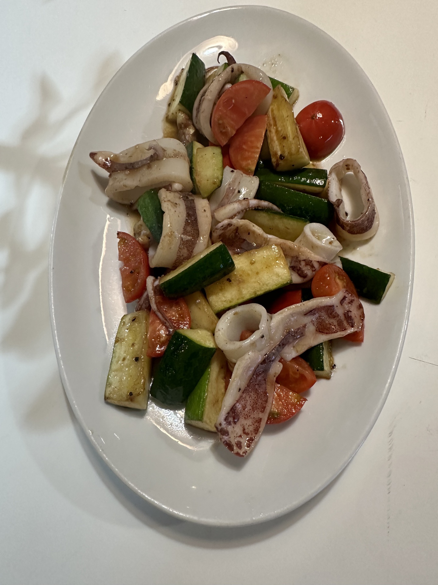 ヤリイカとズッキーニ、トマトの炒め物！