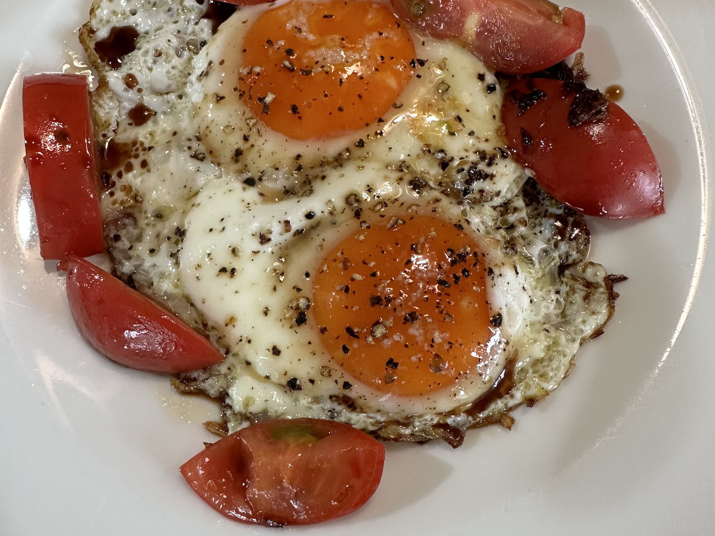 バルサミコ風味の目玉焼き